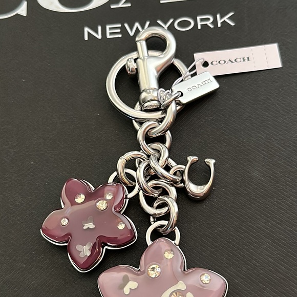 NWT Coach Flower Cluster Bag Charm Tea Rose Resin Keychain Handbag - Picture 5 of 7